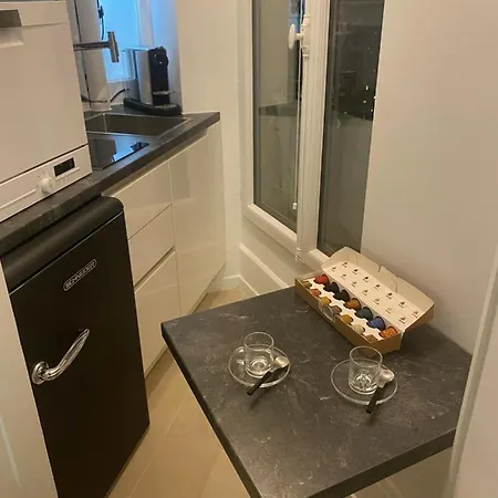 Près Des Champs-élysées Appartamento