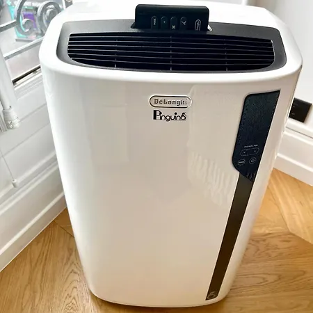 Près Des Champs-élysées Parigi