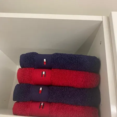 Pres Des Champs-elysees Paris