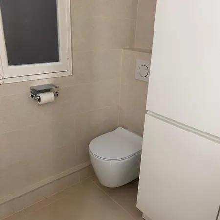 Pres Des Champs-elysees Apartment