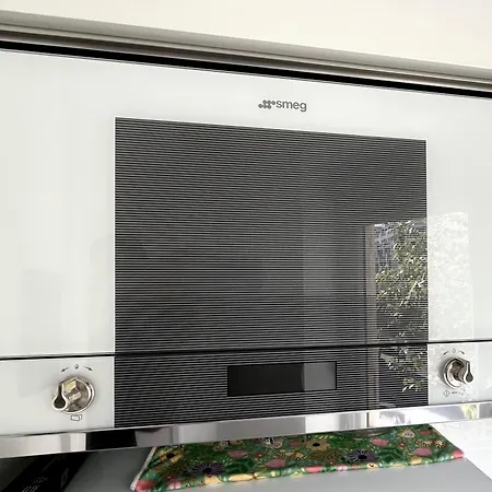 Pres Des Champs-elysees Paris