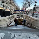 Pres Des Champs-elysees פריז